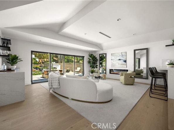 5100 Orrville Avenue, Woodland Hills (los Angeles) CA 91367