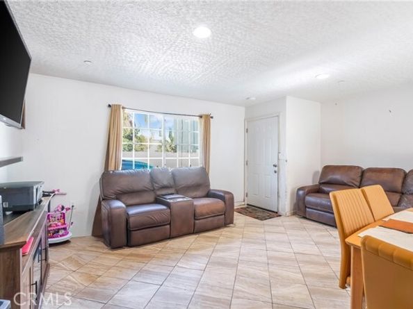 5307 Compton Avenue, Los Angeles CA 90011