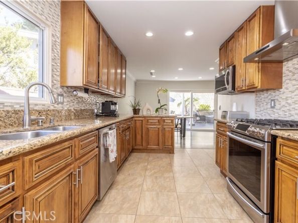9434 Mclennan Avenue, Northridge (los Angeles) CA 91343