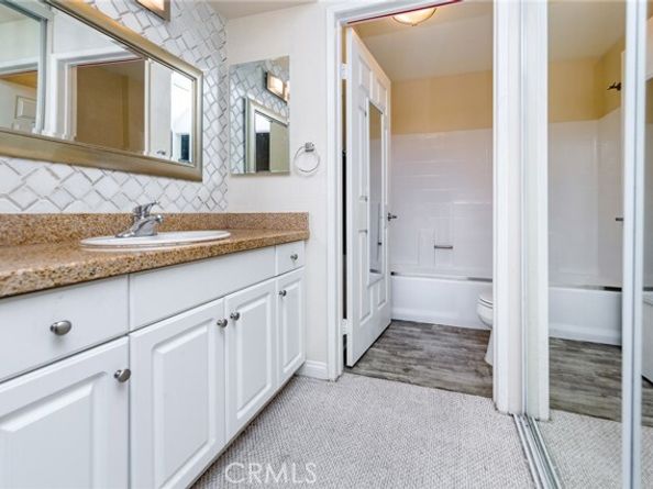 5515 Canoga Avenue 305, Woodland Hills (los Angeles) CA 91367