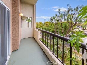 5515 Canoga Avenue 305, Woodland Hills (los Angeles) CA 91367