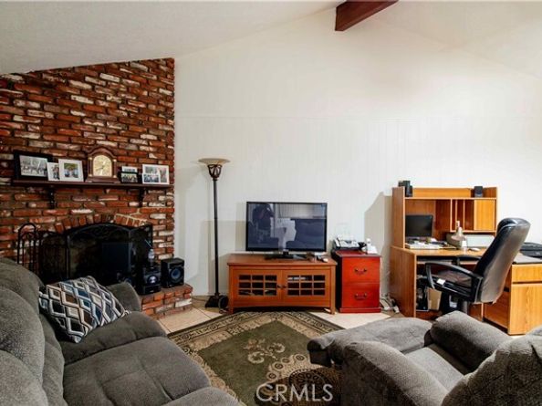 11968 Rossiter, Sylmar (los Angeles) CA 91342