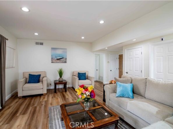 11968 Rossiter, Sylmar (los Angeles) CA 91342