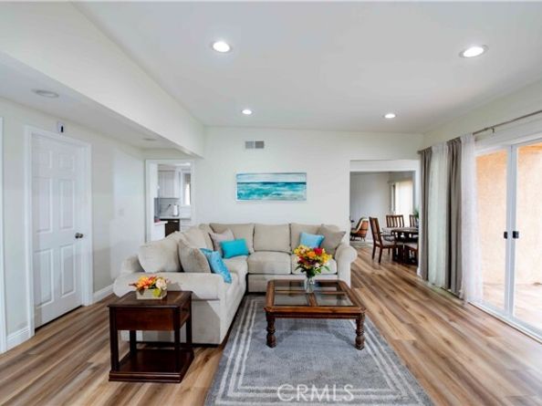 11968 Rossiter, Sylmar (los Angeles) CA 91342