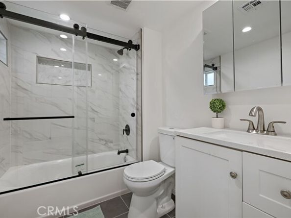 10732 Hatteras Street, North Hollywood (los Angeles) CA 91601