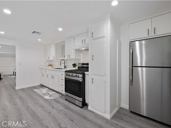 10732 Hatteras Street, North Hollywood (los Angeles) CA 91601