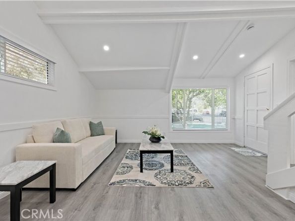 10732 Hatteras Street, North Hollywood (los Angeles) CA 91601