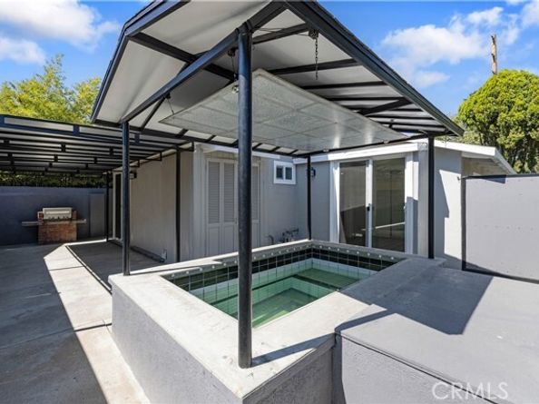 10732 Hatteras Street, North Hollywood (los Angeles) CA 91601