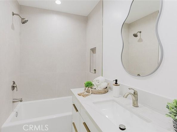 8003 Aldea, Van Nuys (los Angeles) CA 91406