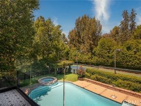 4851 Corbin Avenue, Tarzana (los Angeles) CA 91356
