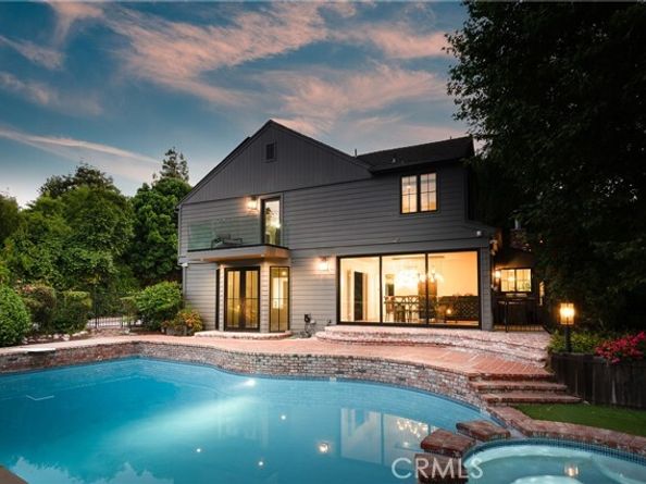 4851 Corbin Avenue, Tarzana (los Angeles) CA 91356