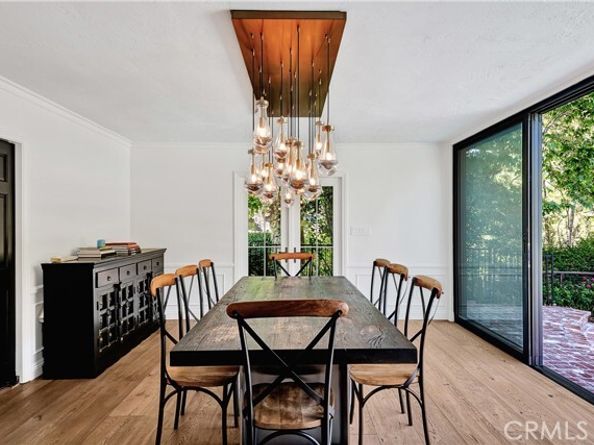 4851 Corbin Avenue, Tarzana (los Angeles) CA 91356