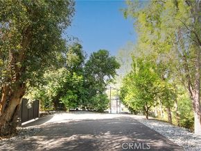 4851 Corbin Avenue, Tarzana (los Angeles) CA 91356