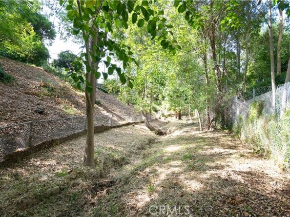 4851 Corbin Avenue, Tarzana (los Angeles) CA 91356