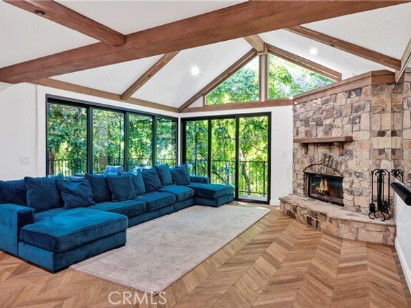 4851 Corbin Avenue, Tarzana (los Angeles) CA 91356
