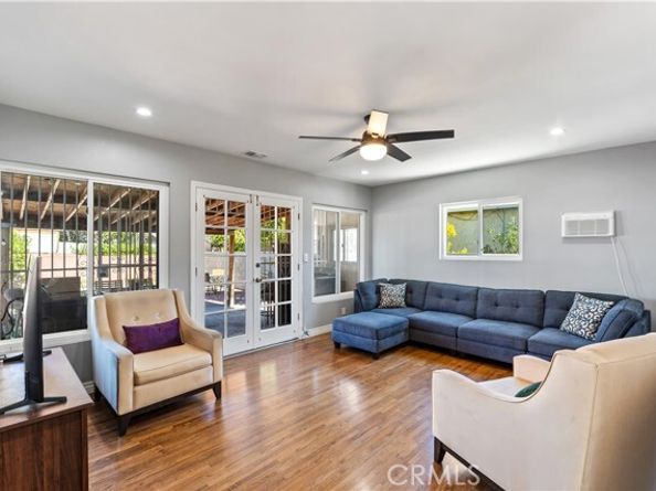 13069 Strathern Street, North Hollywood (los Angeles) CA 91605