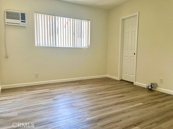 8954 Chimineas Avenue, Northridge (los Angeles) CA 91325