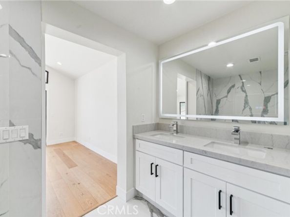 21922 Erie Lane, Lake Forest (el Toro) CA 92630
