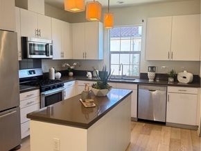 87 Evening Sun, Irvine CA 92620