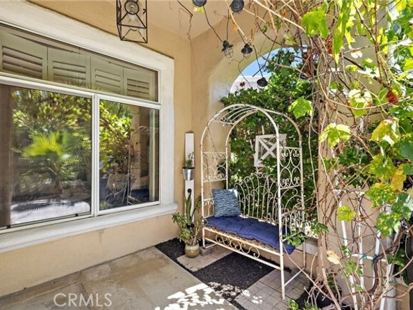 6 Avenida La Promesa, Laguna Hills CA 92679