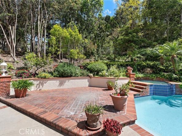 25122 Black Horse Lane, Laguna Hills CA 92653