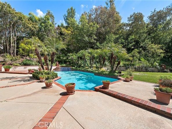 25122 Black Horse Lane, Laguna Hills CA 92653