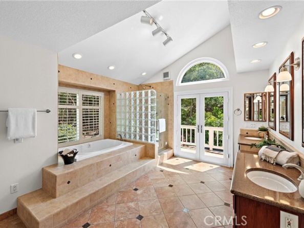 25122 Black Horse Lane, Laguna Hills CA 92653