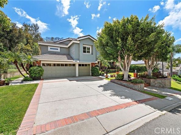 25122 Black Horse Lane, Laguna Hills CA 92653