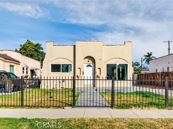 1905 E Palmer, Compton CA 90221
