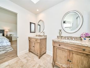 15 Ensueno, Irvine CA 92620