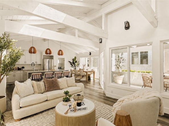 702 Acacia Avenue, Corona Del Mar (newport Beach) CA 92625