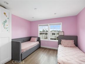 10635 Foothill Boulevard, Sylmar (los Angeles) CA 91342