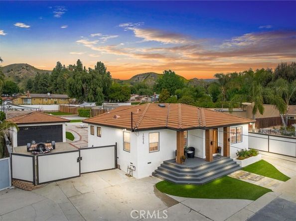 10635 Foothill Boulevard, Sylmar (los Angeles) CA 91342