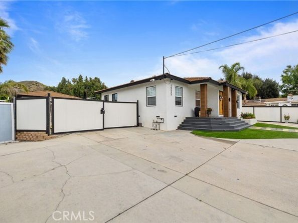 10635 Foothill Boulevard, Sylmar (los Angeles) CA 91342