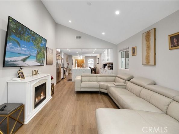 10635 Foothill Boulevard, Sylmar (los Angeles) CA 91342
