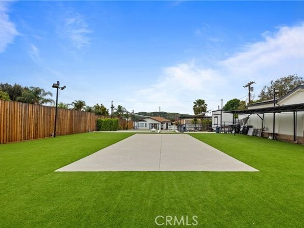 10635 Foothill Boulevard, Sylmar (los Angeles) CA 91342