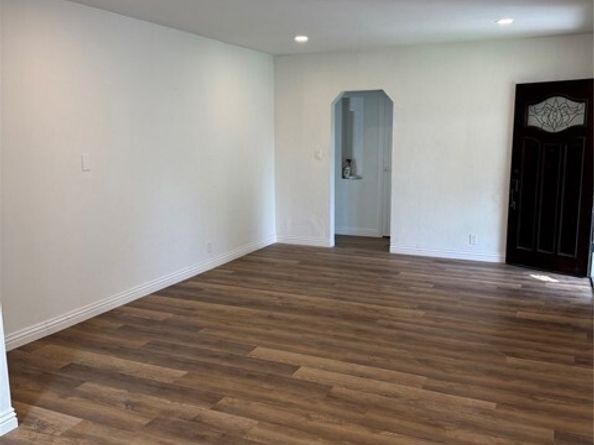 2067 Delta, Long Beach CA 90810