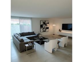 5519 S La Cienega Boulevard, Los Angeles CA 90056