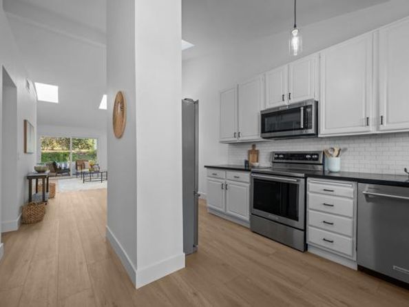 17823 Avenida Alozdra, Rancho Bernardo (san Diego) CA 92128