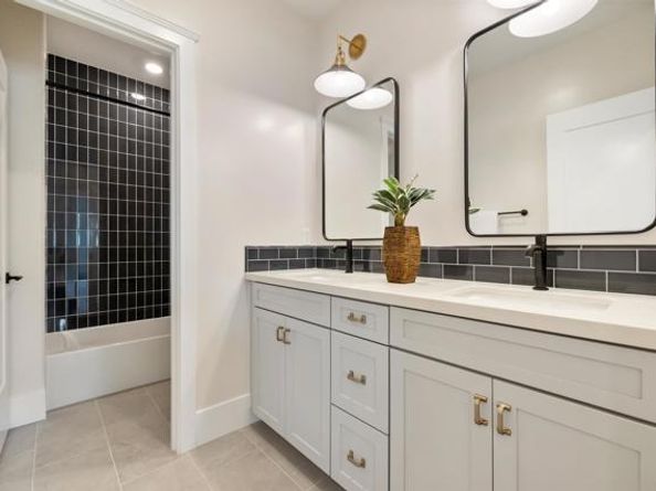 3739 Adams Street, Carlsbad CA 92008