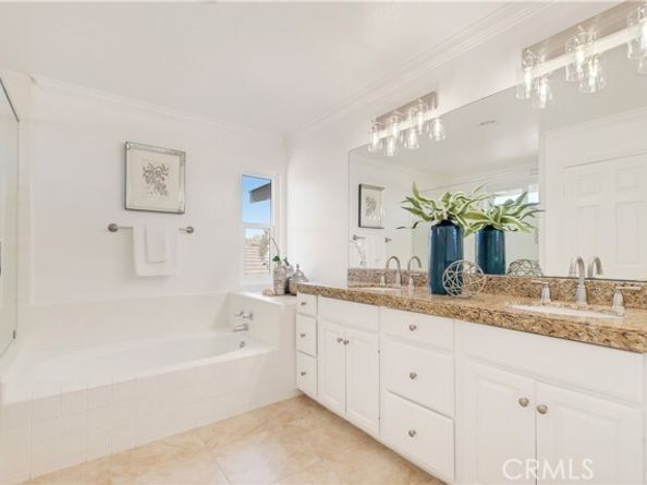 10 Shoal Drive, Corona Del Mar (newport Beach) CA 92625