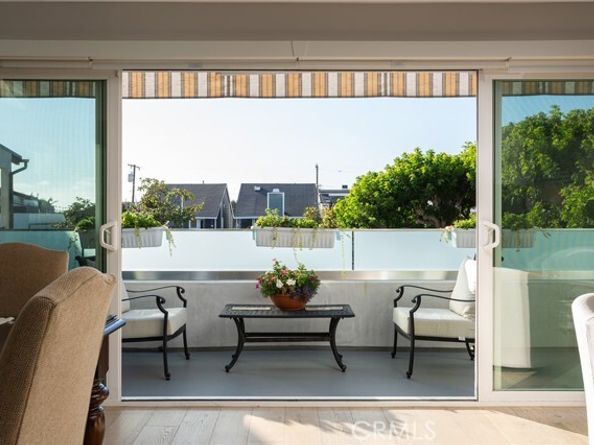 410 Poinsettia Avenue, Corona Del Mar (newport Beach) CA 92625