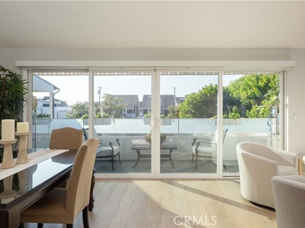 410 Poinsettia Avenue, Corona Del Mar (newport Beach) CA 92625