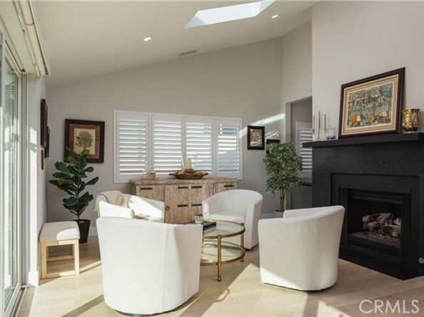 410 Poinsettia Avenue, Corona Del Mar (newport Beach) CA 92625