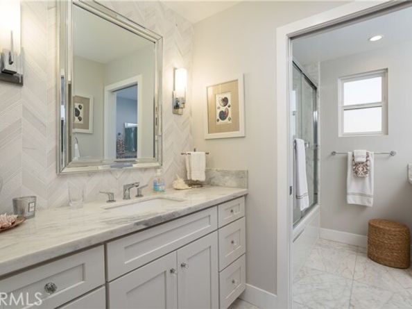 410 Poinsettia Avenue, Corona Del Mar (newport Beach) CA 92625