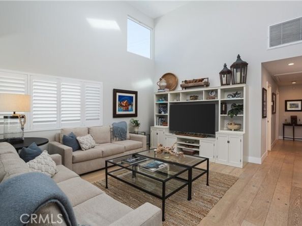 410 Poinsettia Avenue, Corona Del Mar (newport Beach) CA 92625