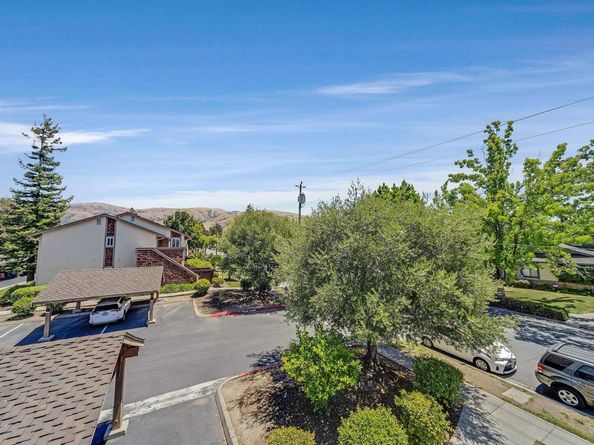 136 Hackamore Ln, Fremont CA 94539