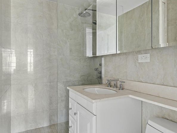 45 Tudor City Place 907, New York NY 10017