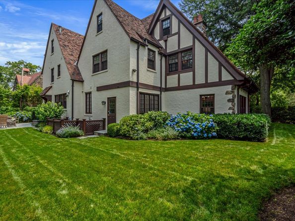 165 Slocum Crescent, Queens NY 11375