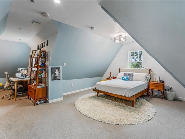 165 Slocum Crescent, Queens NY 11375